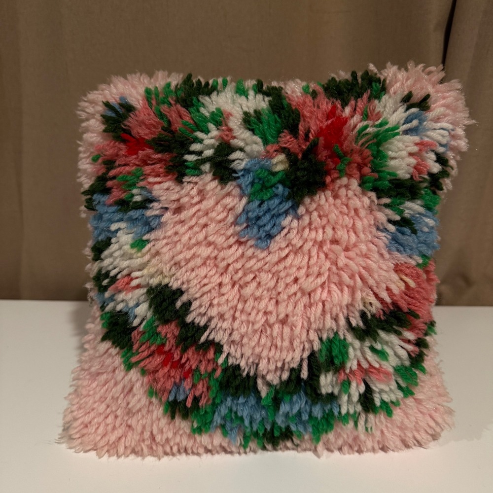 Vintage Handmade Latch Hook‎ Heart Pillow Pink Shaggy Retro Boho Decor Floral
